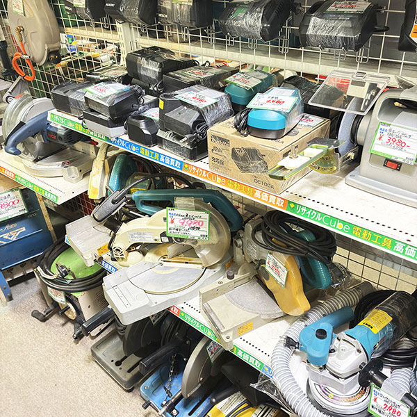 バッテリー充電器や高速カッターも買取・販売中