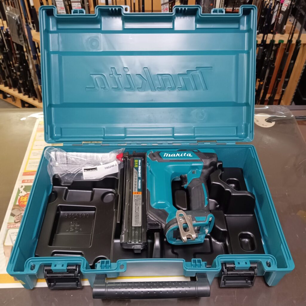 マキタ 18V 充電式面木釘打機 FN350DZ（中古品）をお売りいただきました。