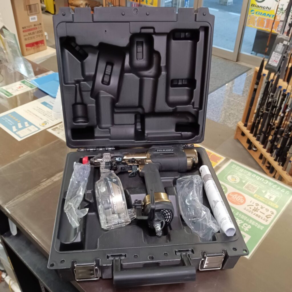 ハイコーキ 41mm 高圧ねじ打機 WF4HS をお売りいただきました。