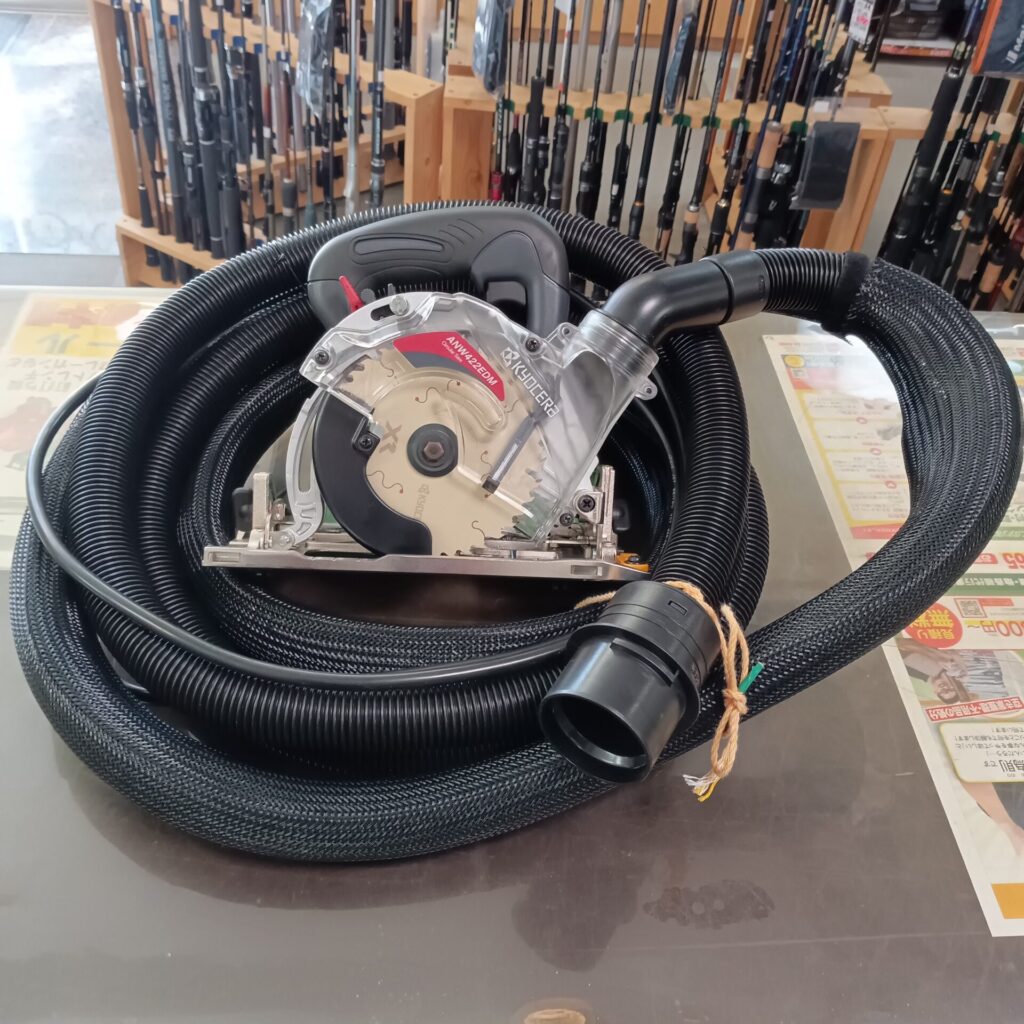京セラ 電子集じん丸ノコ ANW422EDM をお売りいただきました。