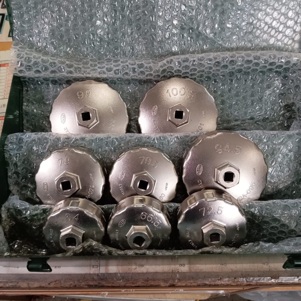 KTC オイルフィルターレンチ セット AVSA08A をお売りいただきました。