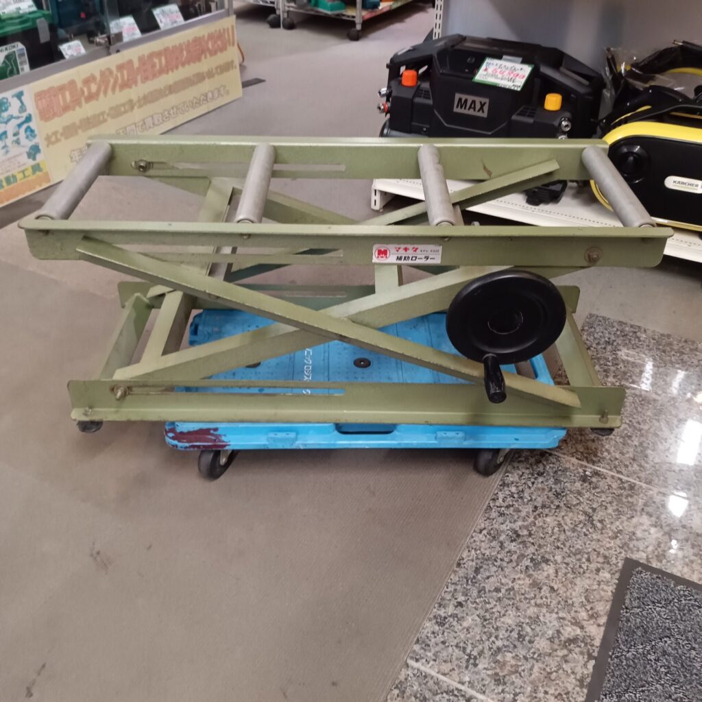 マキタ 補助ローラー R300 をお売りいただきました。